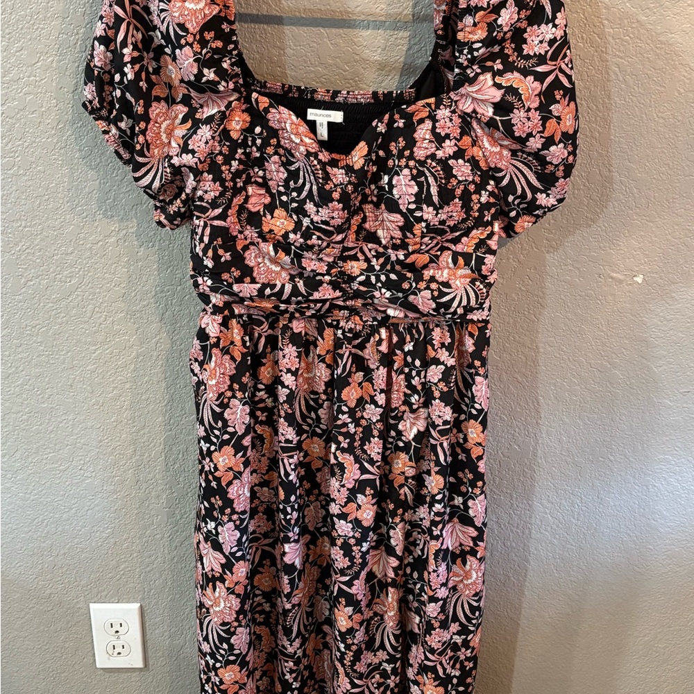 Brand new never worn Maurice’s size large dress.